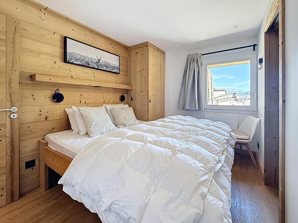 Bed, TV and multimedia, Photo of the whole room, Bedroom, wardrobe