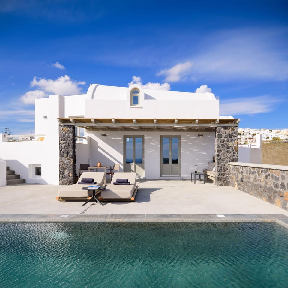 Patio, Day, Natural landscape, Pool view, Swimming pool, sunbed
