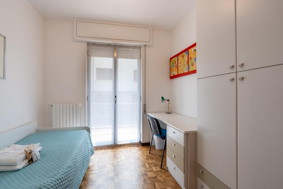 Bed, Balcony/Terrace, Balcony/Terrace, Seating area, Bedroom, wardrobe