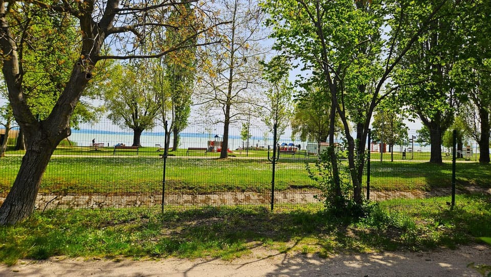 Beach, Lake view