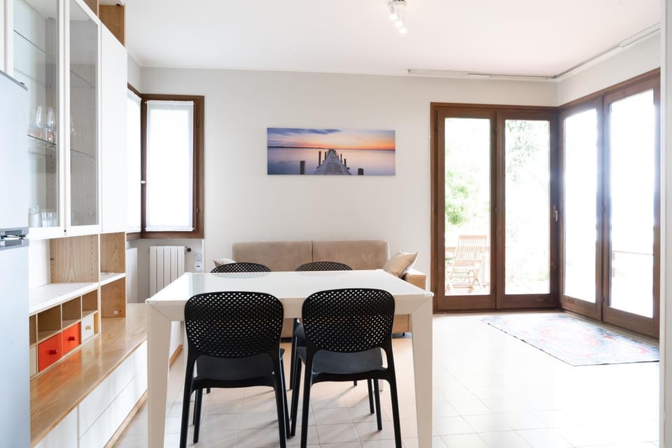Garda Lake View Pool & Parking Apartment in Lake Garda