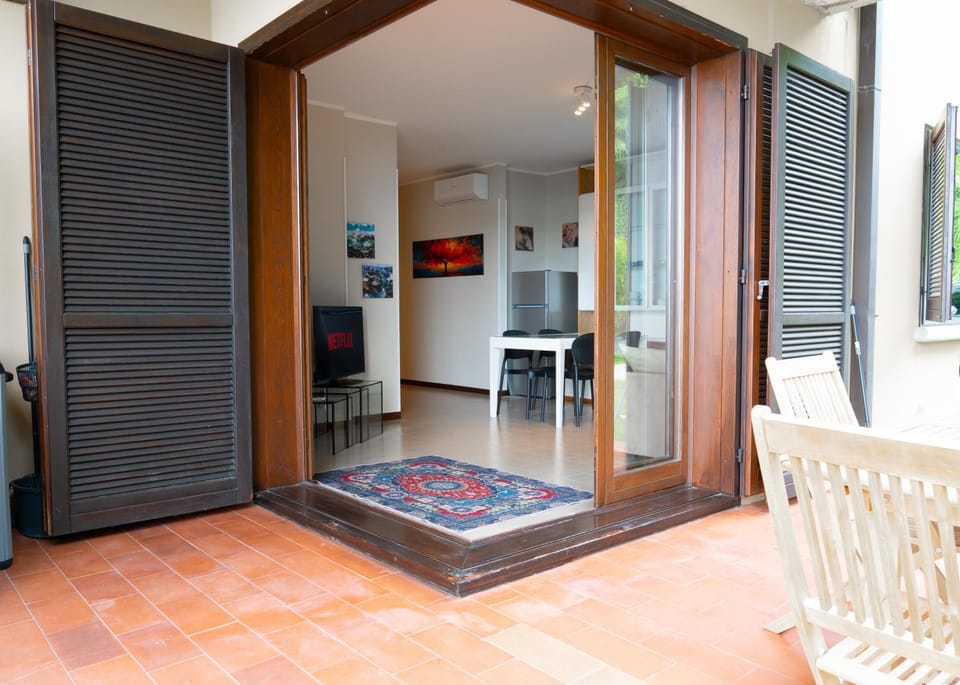 Garda Lake View Pool & Parking Apartment in Lake Garda