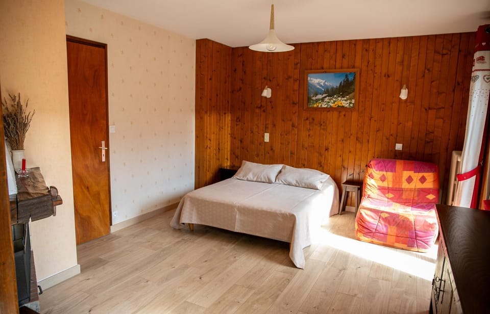 Property building, Living room, Bedroom