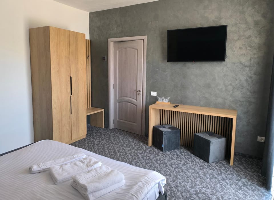 Pensiunea Turistică La Tei Bed and Breakfast in Romania