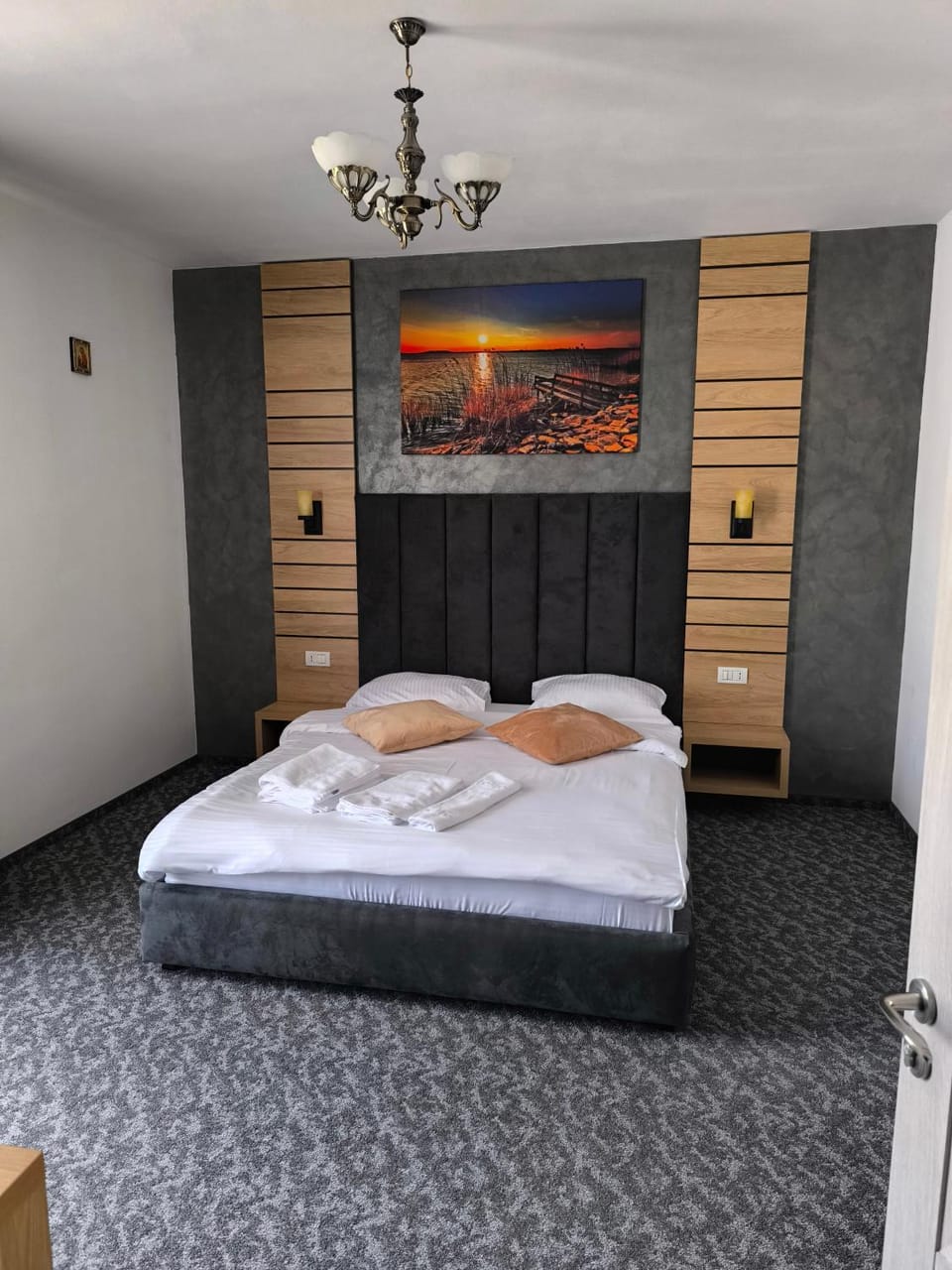 Bedroom, towels, wardrobe