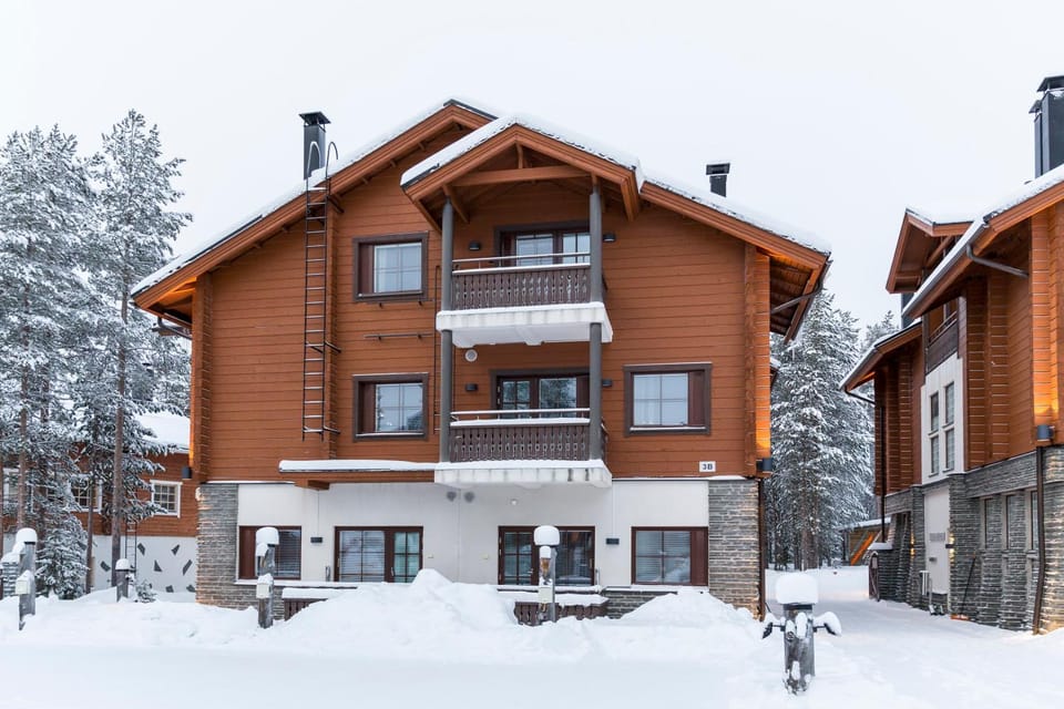 Property building, Day, Winter