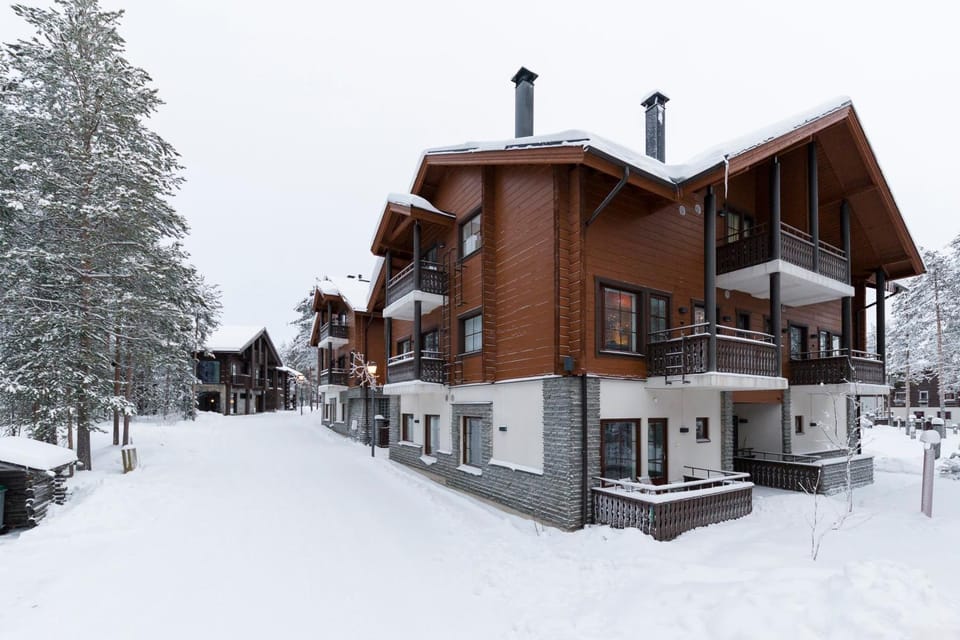 Property building, Day, Winter