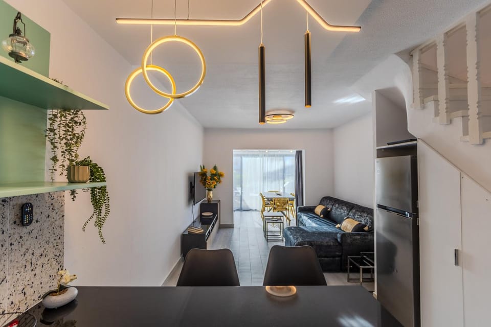 Taheli's Modern Townhouse with a pool Apartment in Yeroskipou