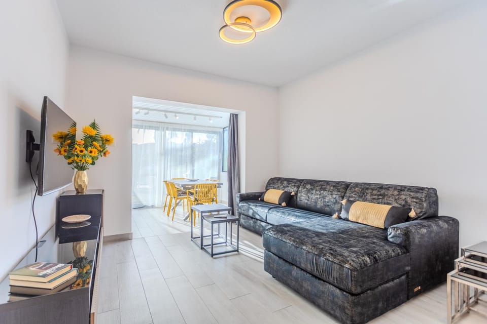 Taheli's Modern Townhouse with a pool Apartment in Yeroskipou