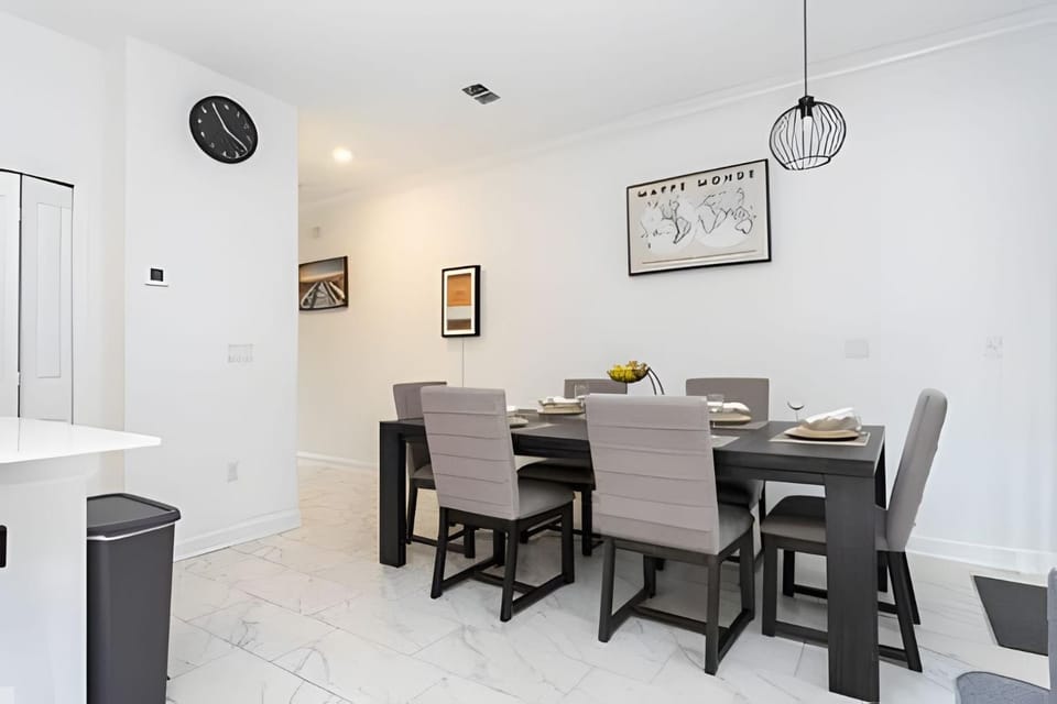 Luxurious Home w/ Pool Near Disney House in Kissimmee
