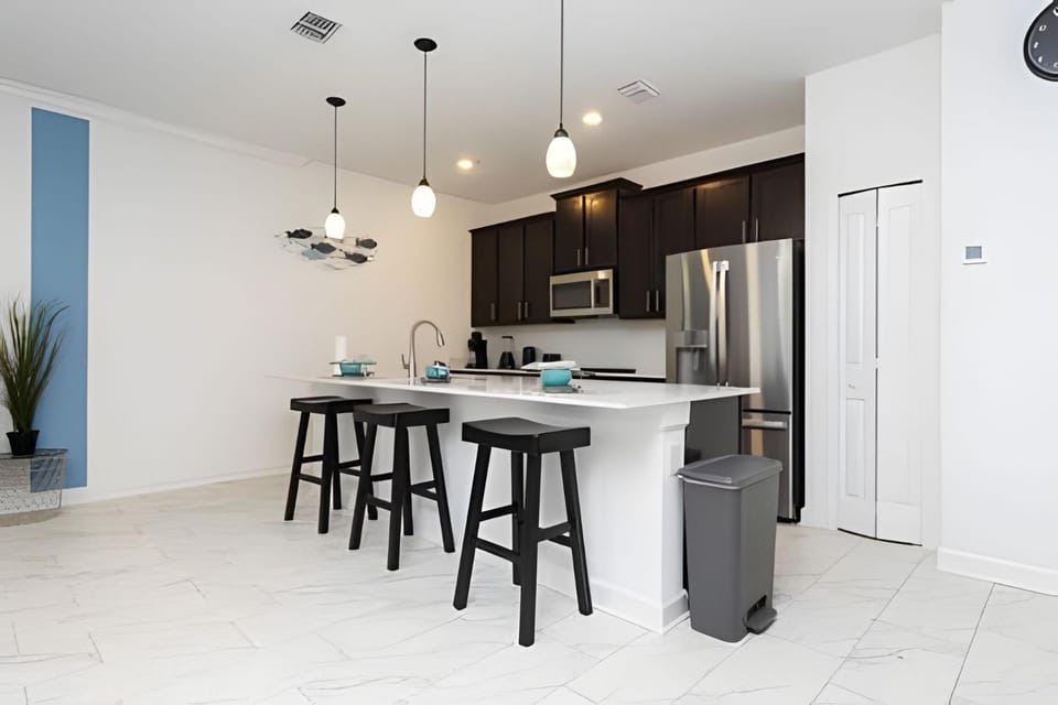 Luxurious Home w/ Pool Near Disney House in Kissimmee