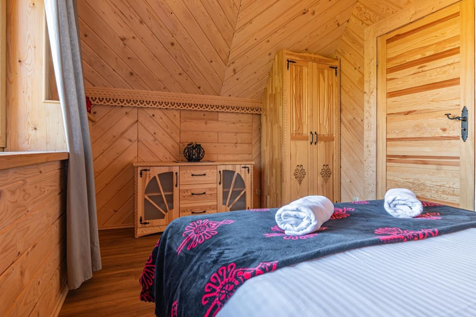 Domek pod Jaworem II z balią jacuzzi, sauna Villa in Lesser Poland Voivodeship