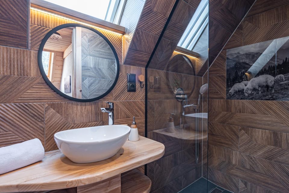 Domek pod Jaworem II z balią jacuzzi, sauna Villa in Lesser Poland Voivodeship