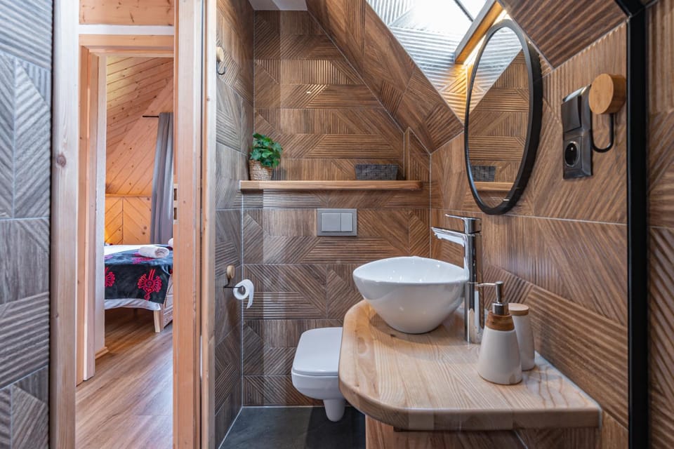 Domek pod Jaworem II z balią jacuzzi, sauna Villa in Lesser Poland Voivodeship