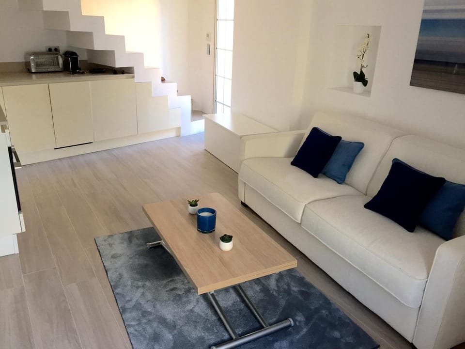 Kitchen or kitchenette, Living room, Dining area