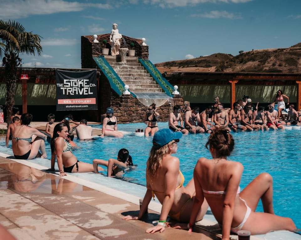 Day, Swimming pool