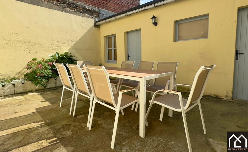 Property building, Patio, View (from property/room), Balcony/Terrace, Dining area