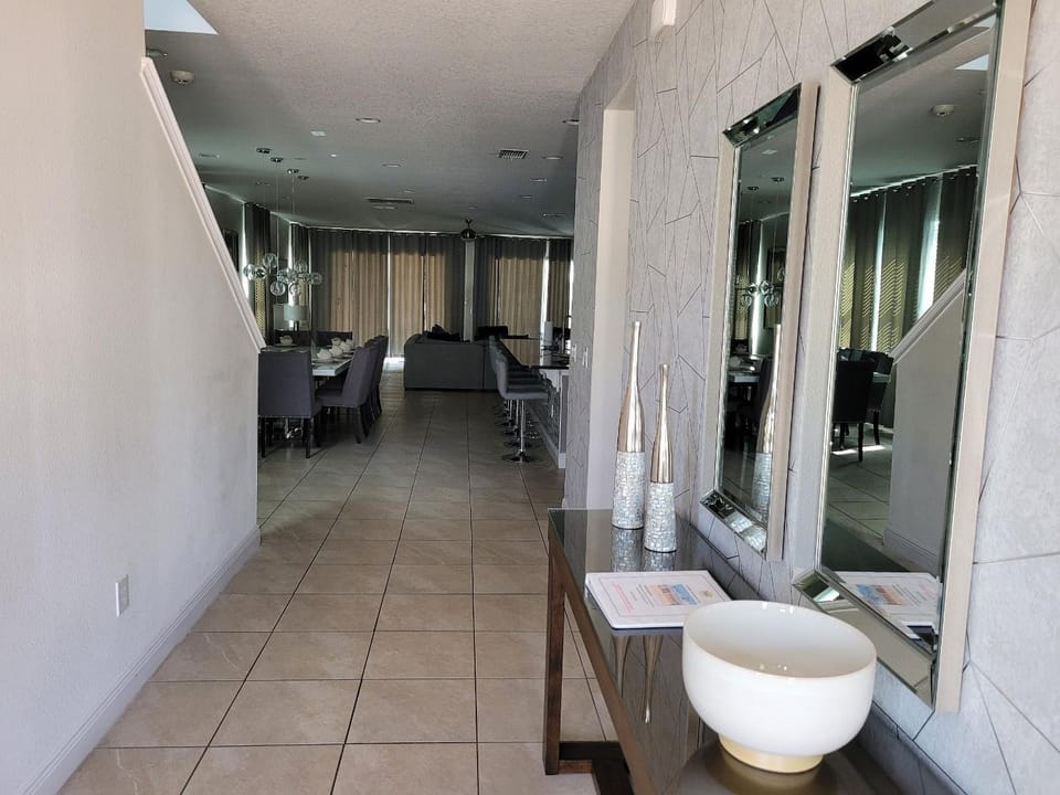 Renovated Themed Bedrooms, Game Room, Pool House in Four Corners