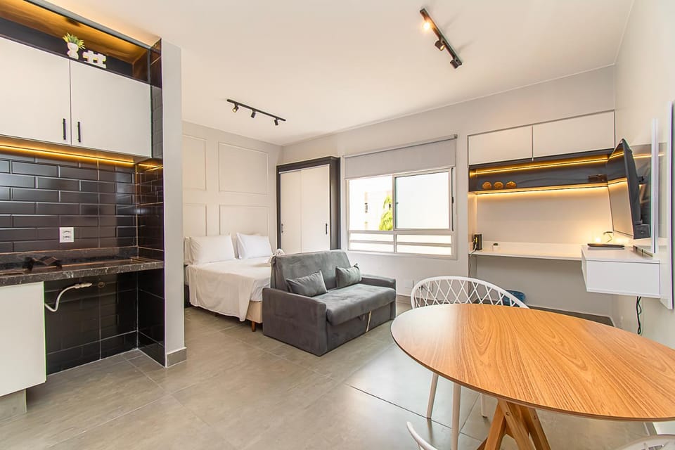 Bed, Kitchen or kitchenette, Photo of the whole room, Dining area, Bedroom