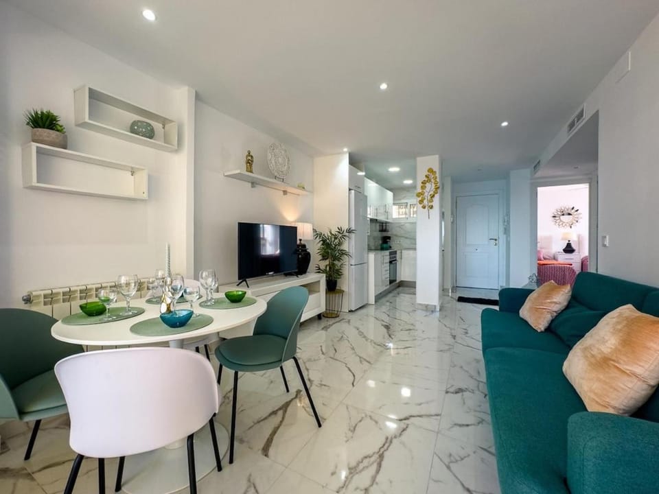 Neptuno 508 2 Bedrooms sea views Apartment in Marbella