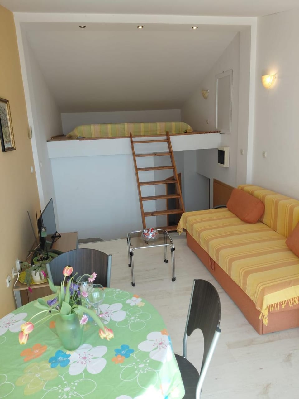Bed, Living room, Seating area
