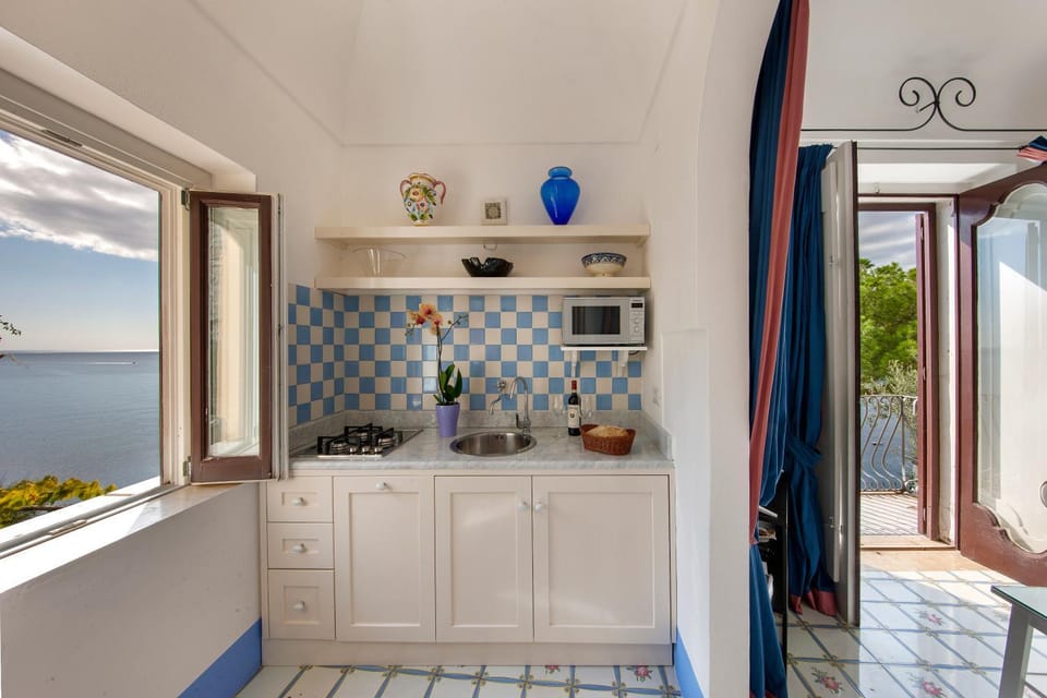 Kitchen or kitchenette, kitchen