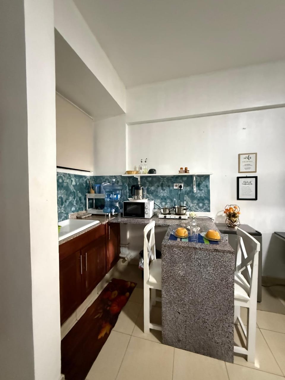 Kitchen or kitchenette