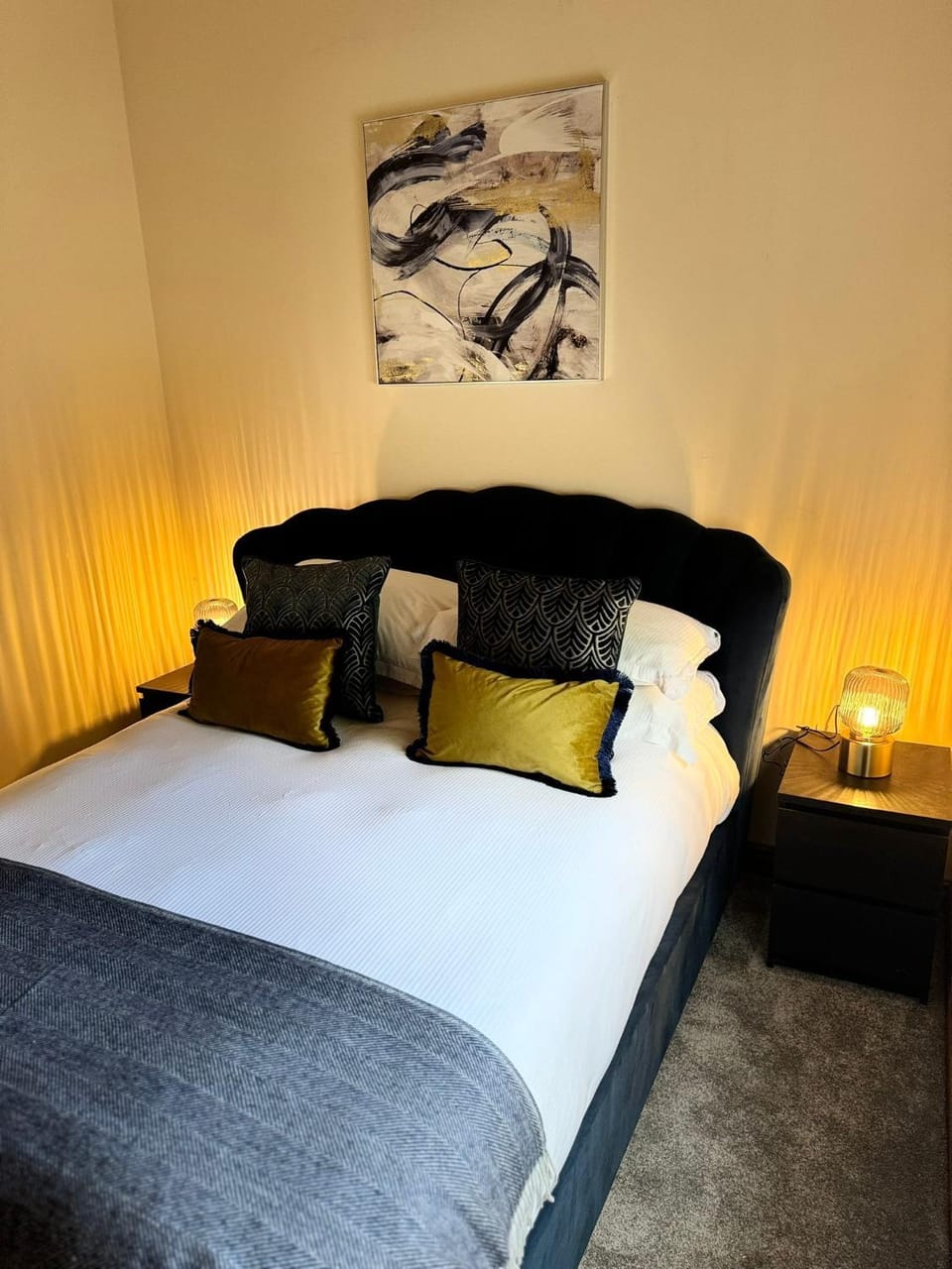 Bed, Photo of the whole room, Bedroom