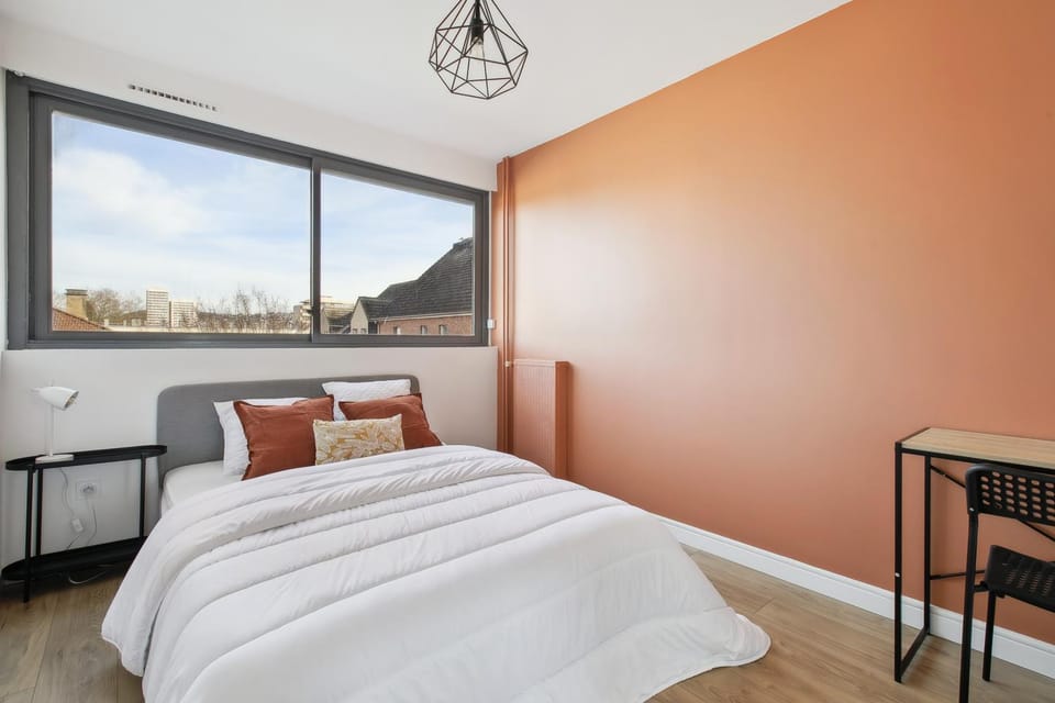 Bed, Photo of the whole room, Bedroom
