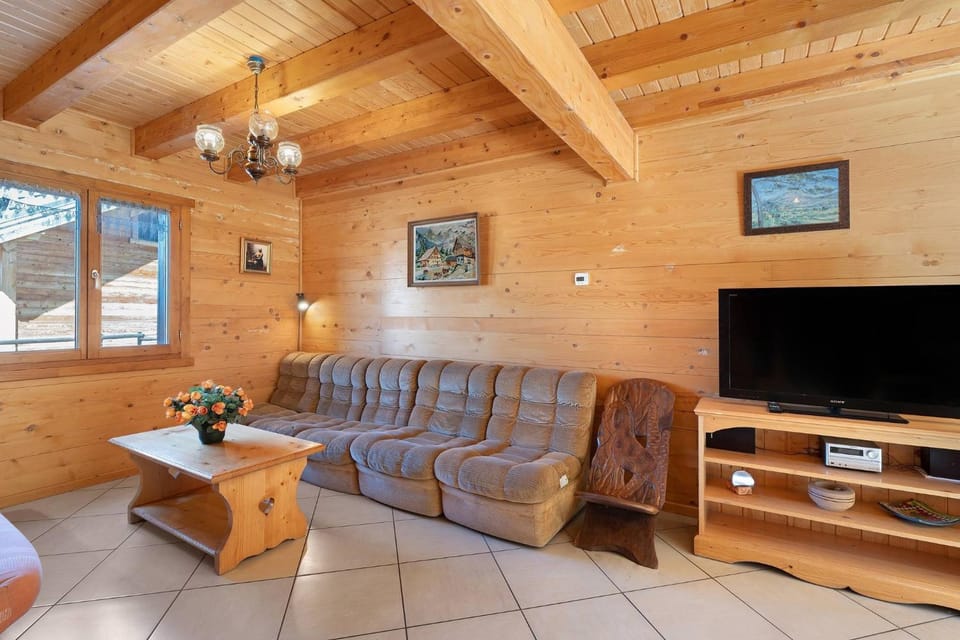 Deux grands chalets communicants Chalet in Provence-Alpes-Côte d'Azur