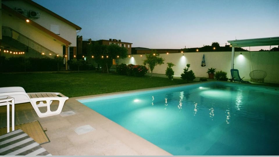 Night, Swimming pool, sunbed
