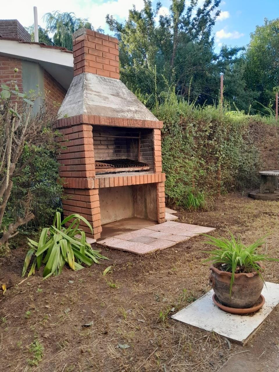 Property building, Day, Garden, Garden, Garden view