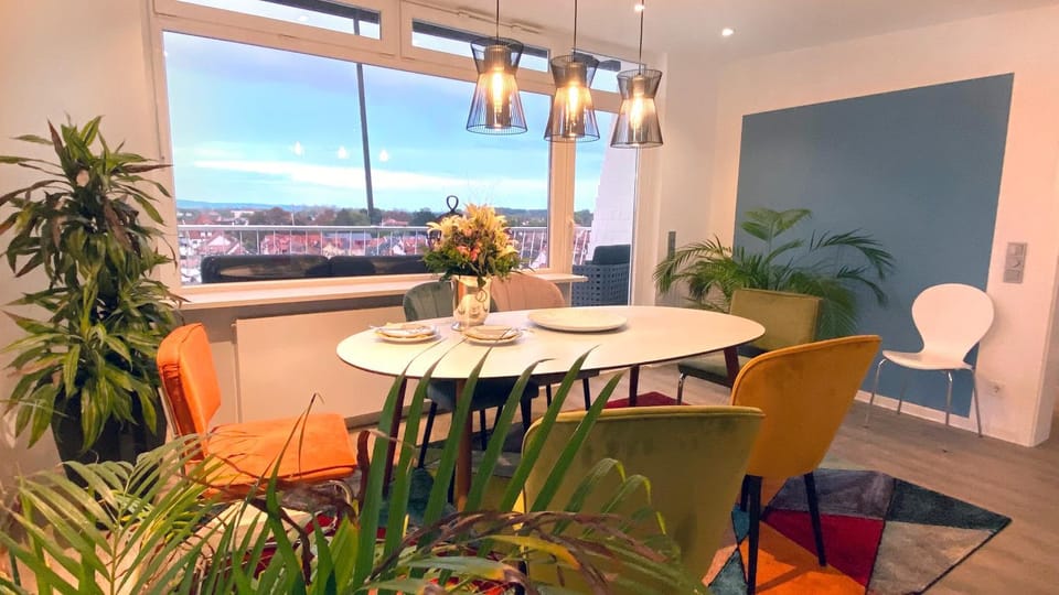 View (from property/room), Photo of the whole room, Dining area