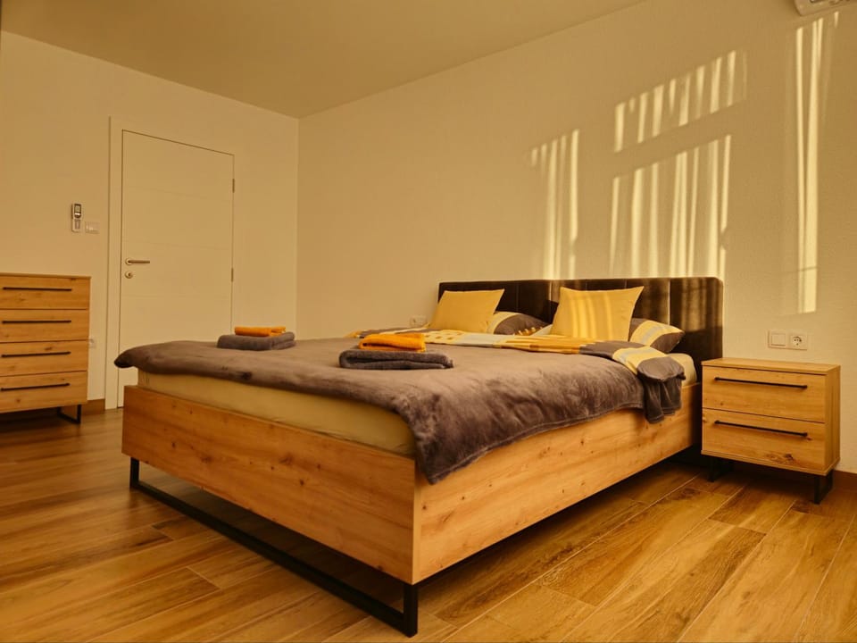 Bed, Photo of the whole room, Bedroom, towels, wardrobe