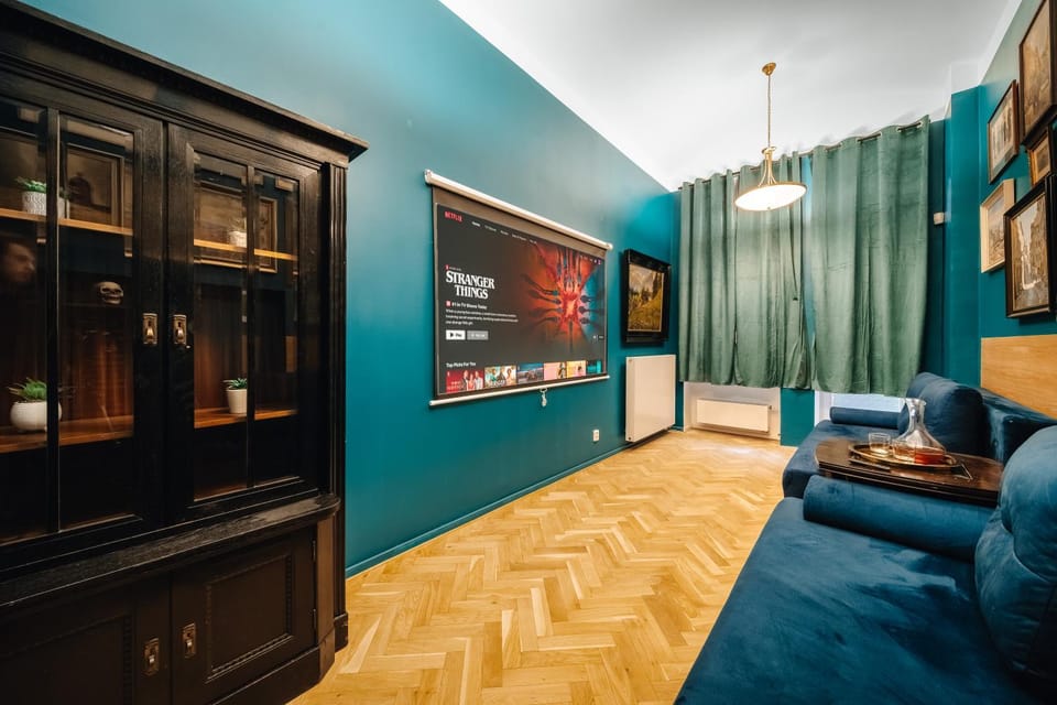 Communal lounge/ TV room