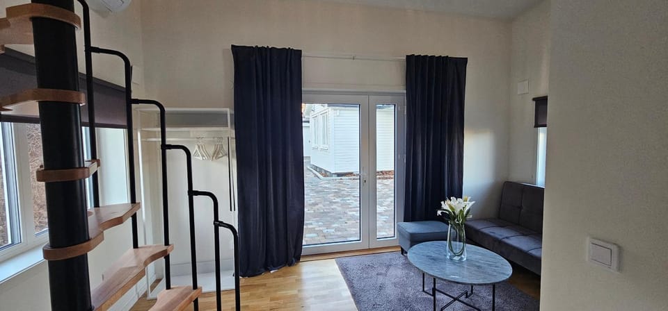 Living room, Photo of the whole room