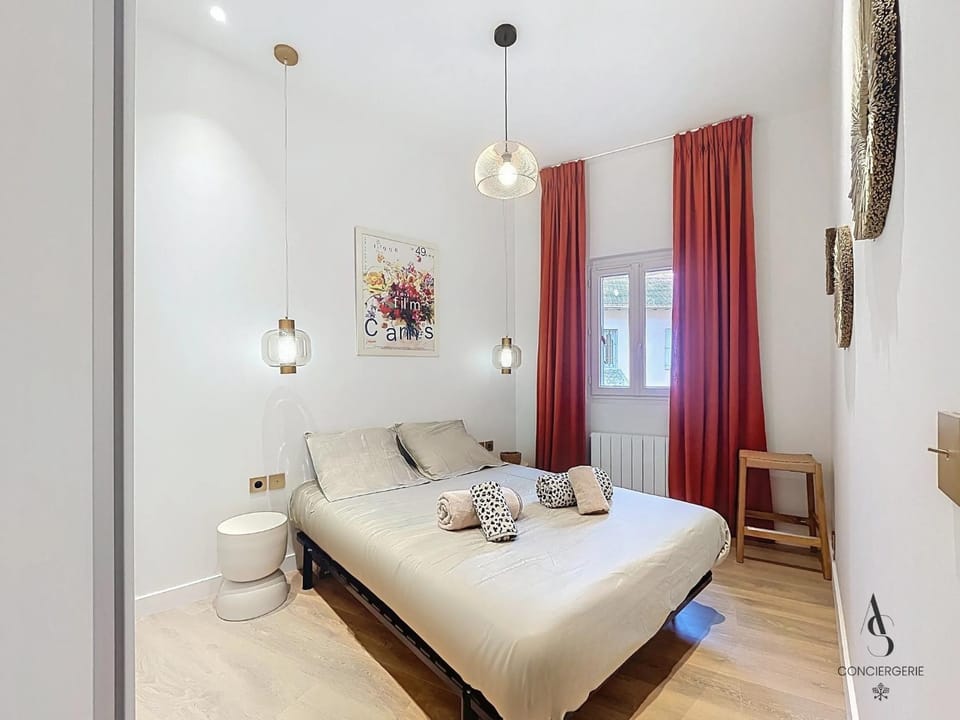 Bed, Bedroom