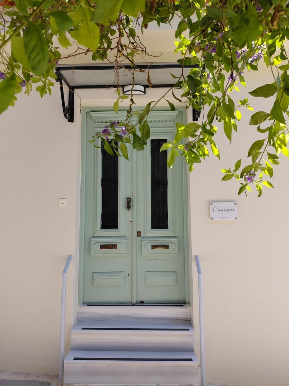 Facade/entrance