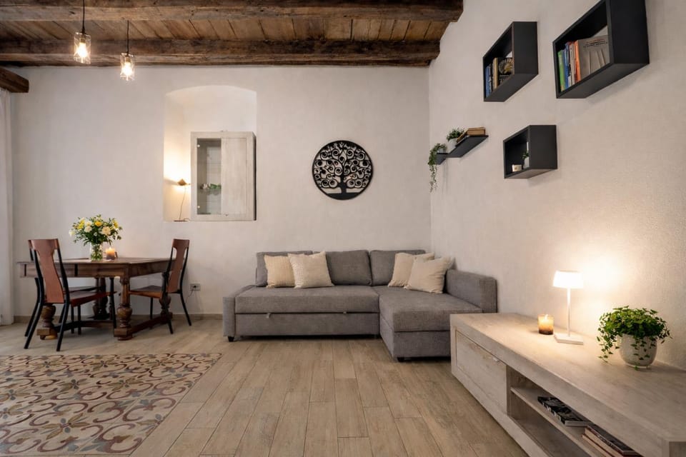 Meli4Retreat Beach, Mountain & History Apartment in Sardinia