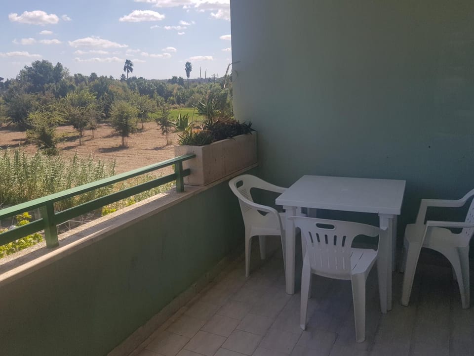 View (from property/room), Balcony/Terrace