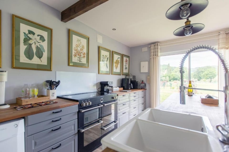 Garden view, kitchen