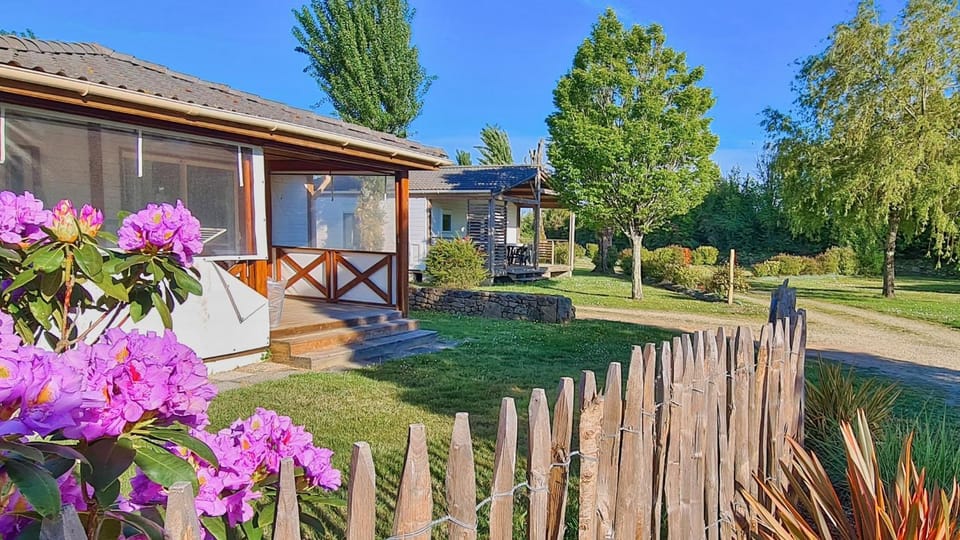 Property building, Spring, Day, Natural landscape, Garden view