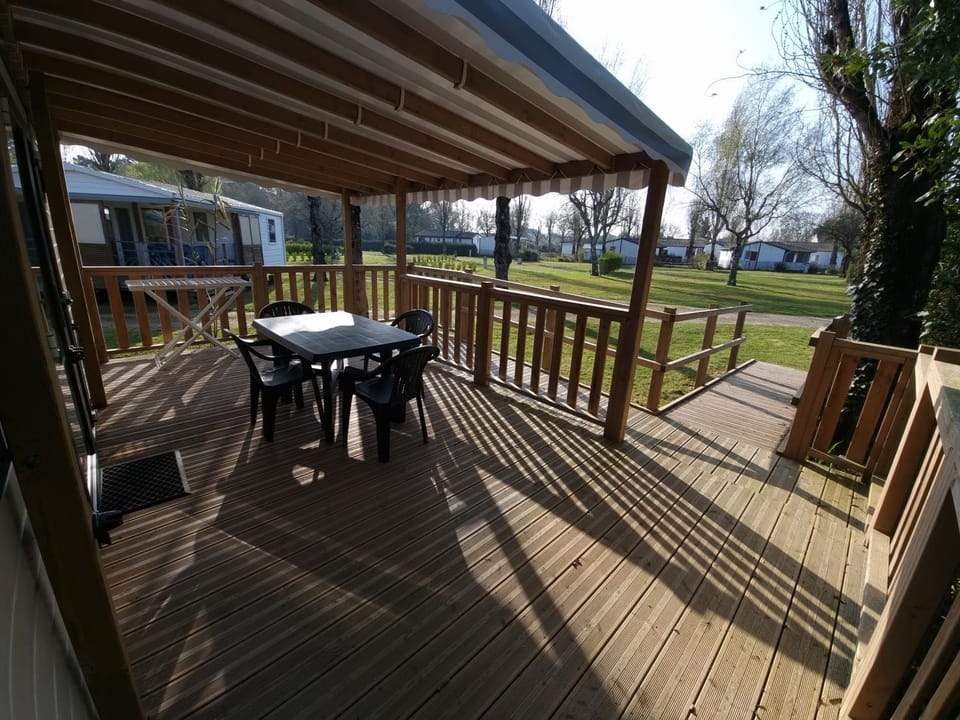 Camping Les Goélands Carnac Campground/ 
RV Resort in Carnac