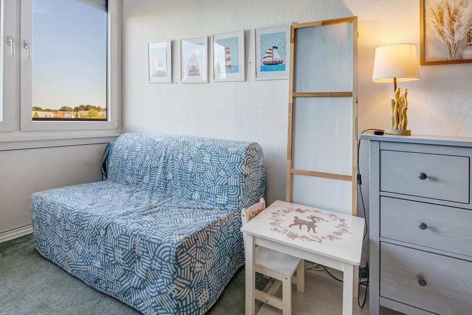 Living room, Bedroom