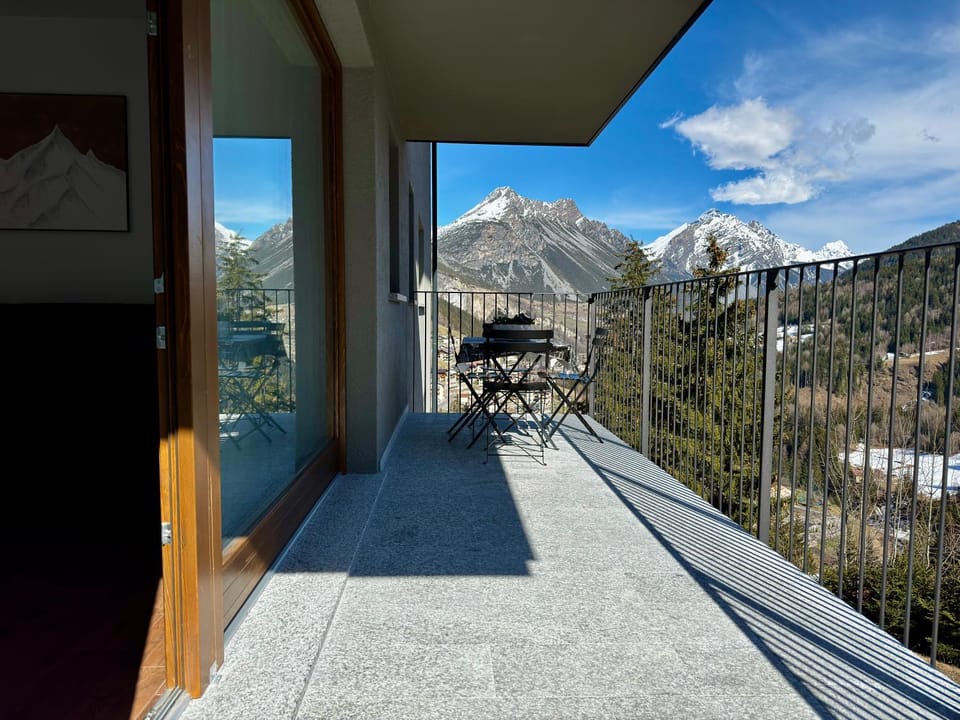 Property building, Day, Natural landscape, View (from property/room), Balcony/Terrace, Mountain view