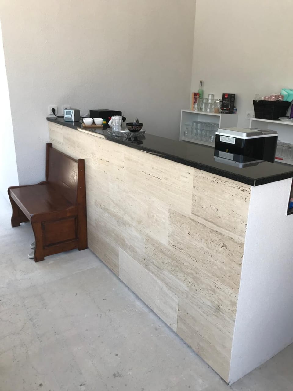 BBQ facilities, Coffee/tea facilities, Lounge or bar, Swimming pool