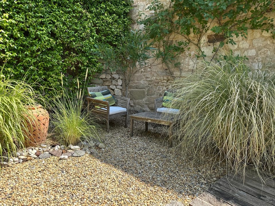 Ancien Prieuré rénové - "le jardin du curé" - cour intérieure - calme - 8 personnes Villa in Provence