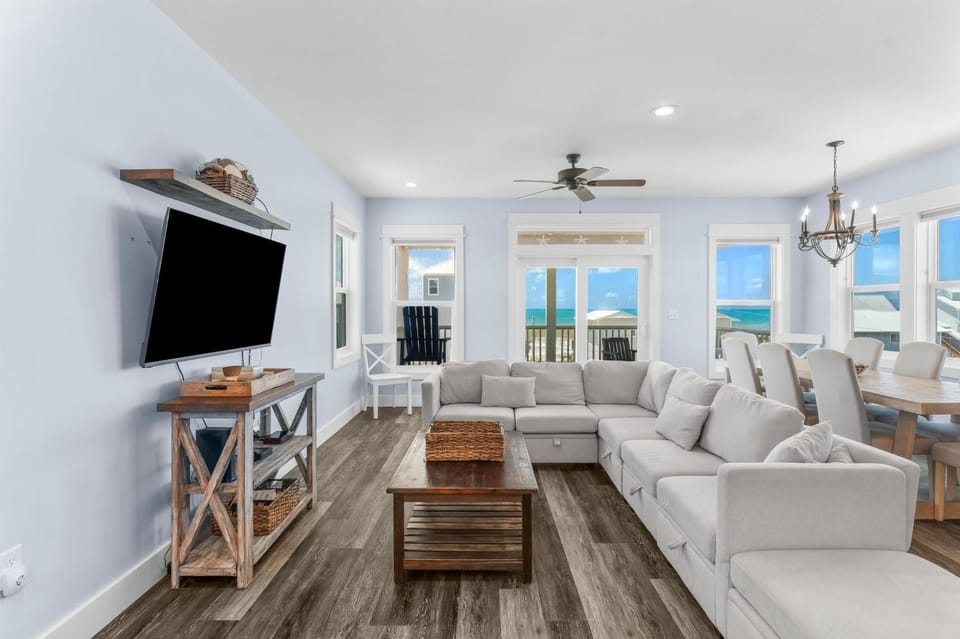 TV and multimedia, View (from property/room), Balcony/Terrace, Living room, Seating area, Dining area, Sea view