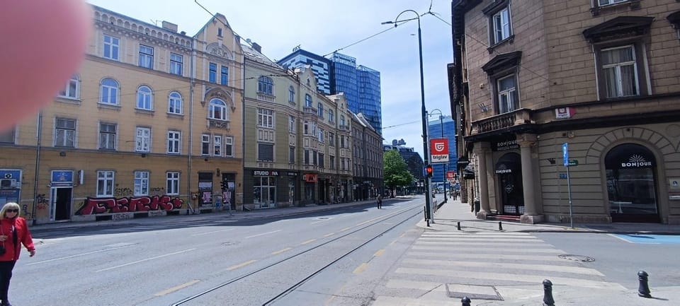 Neighbourhood, Location