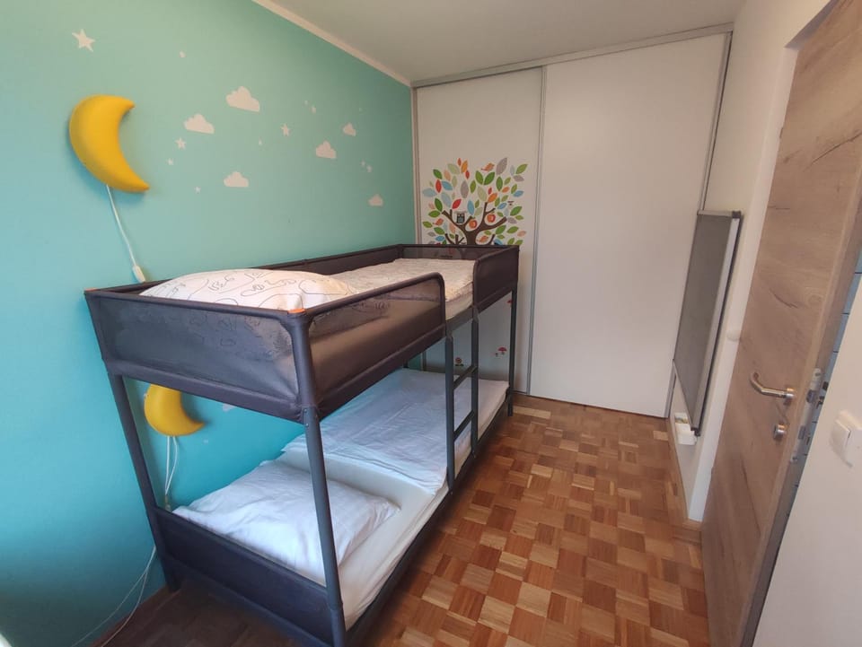 bunk bed
